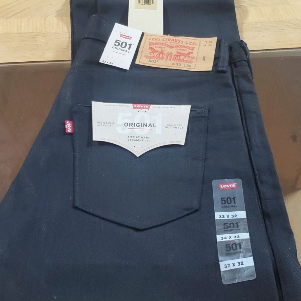 BRAND NEW BLACK 501 MENS LEVIS